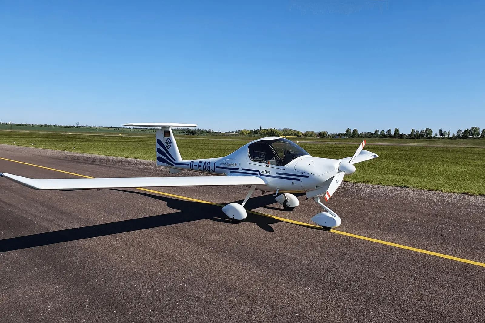 Diamond DA20 Katana D-EAGJ operated by Lips Flugdienst Gmbh, exterior