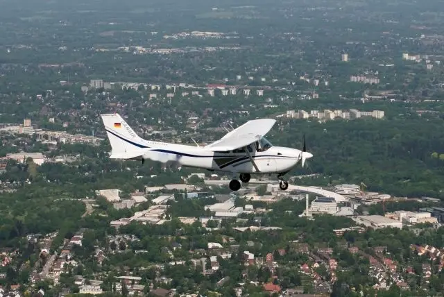 Cessna 172 D-EJXC operated by Canair photo 2