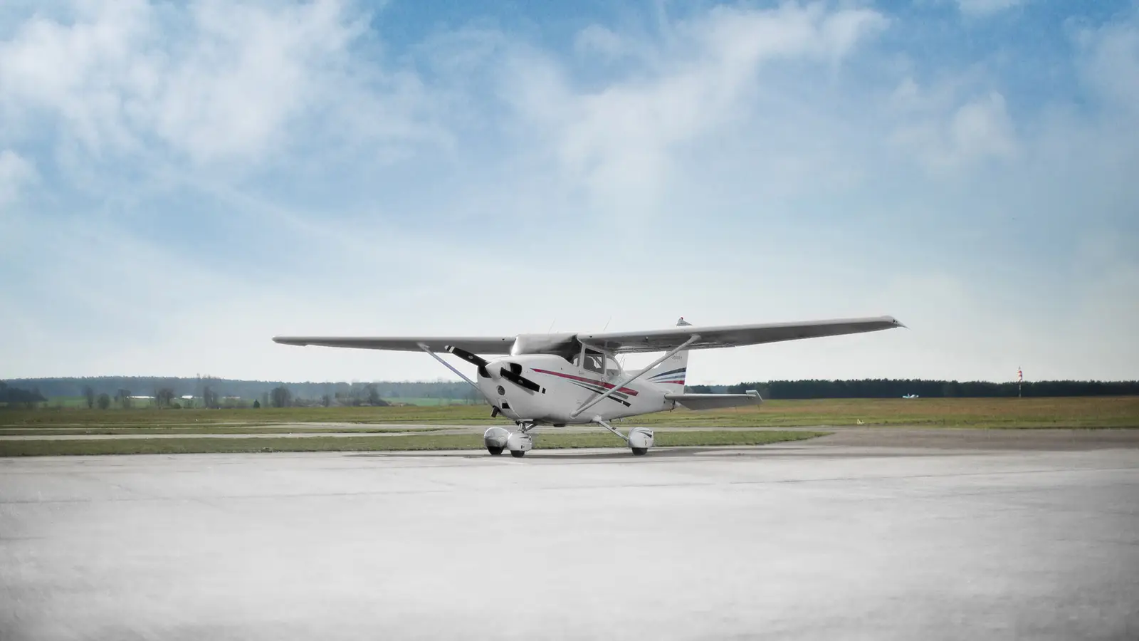 Cessna 172 D-ELTA operated by Aerotours GmbH photo 2