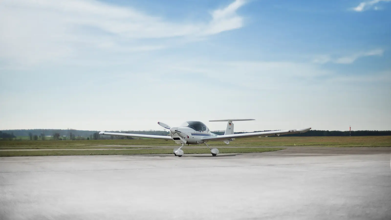 Diamond DA20 Katana D-EOMA operated by Aerotours GmbH photo 2