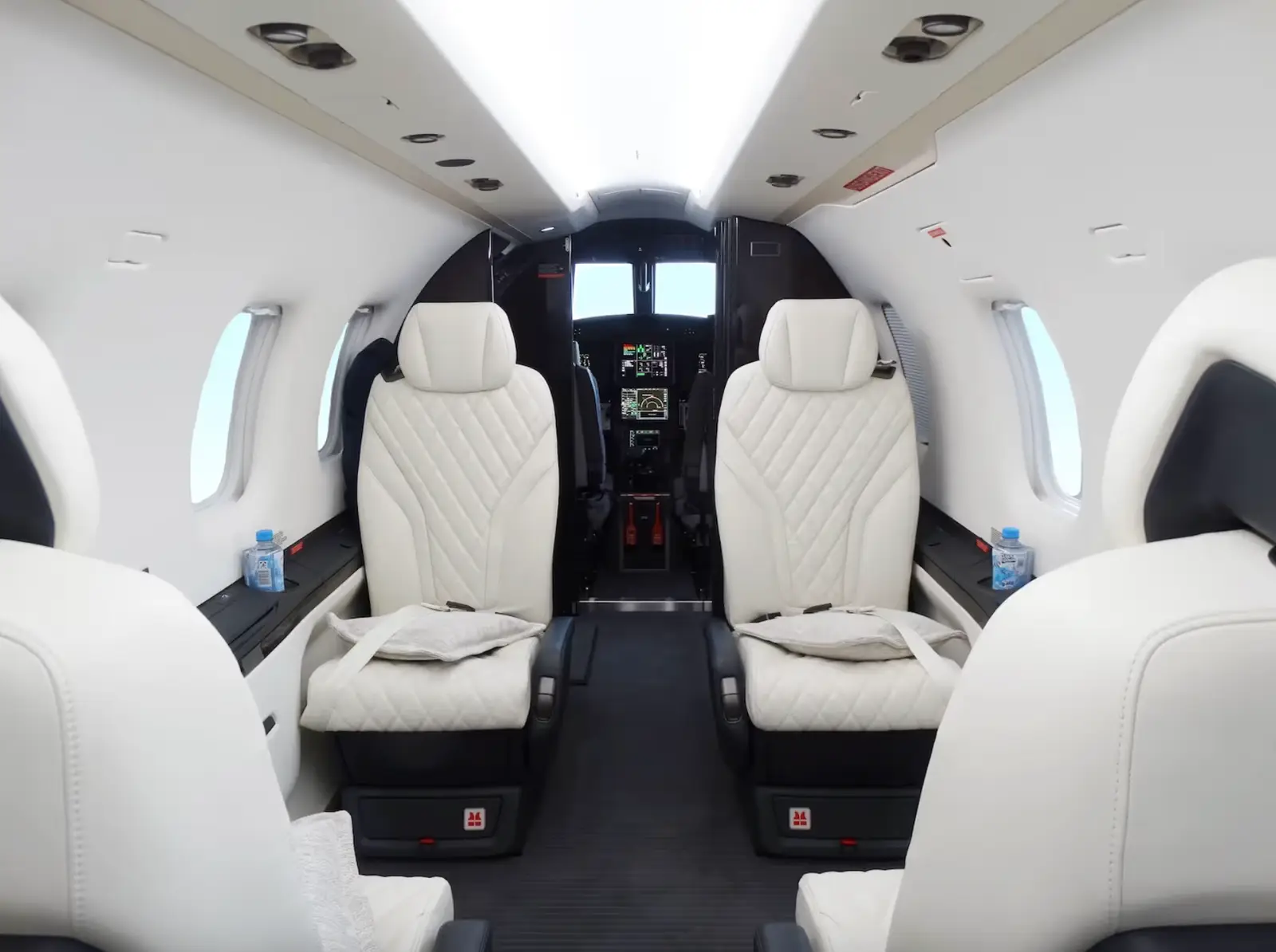 Pilatus PC-12/47 NG D-FCMS operated by Air Independence photo 4