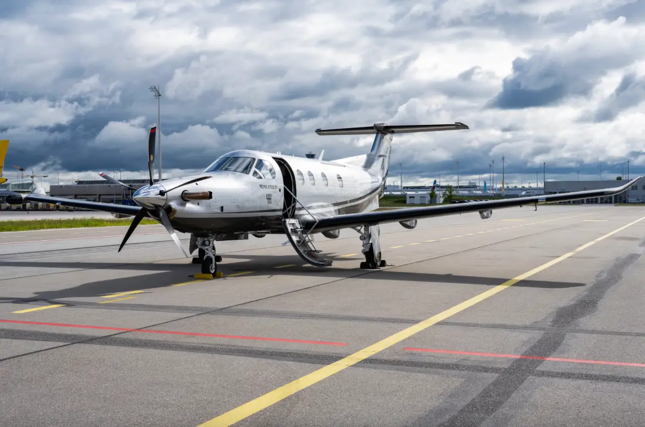 Pilatus PC-12/47 NG D-FCYW operated by Air Independence photo 2