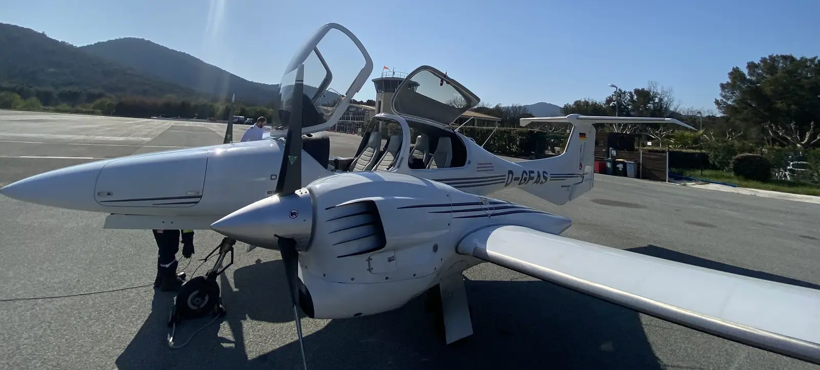 Diamond DA42 Twin Star D-GFAS operated by Franconia Air Service GmbH photo 2
