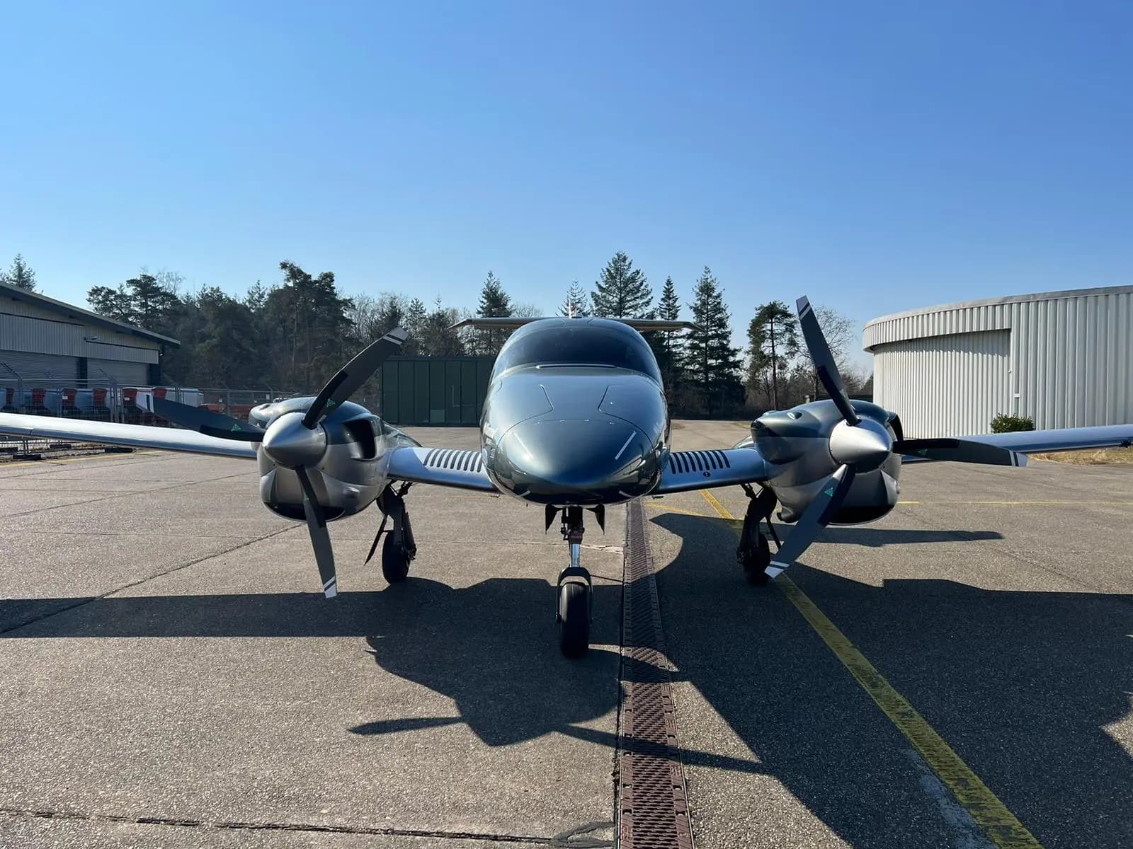 Diamond DA62 D-IBEC operated by Franconia Air Service GmbH photo 3