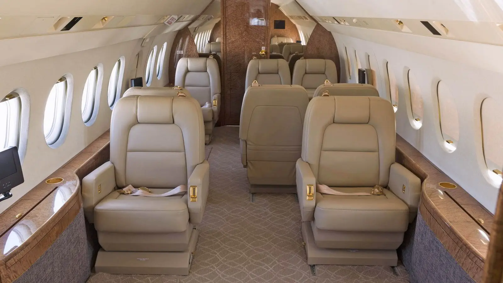 Dassault Falcon 2000 EC-HYI operated by Gestair photo 2