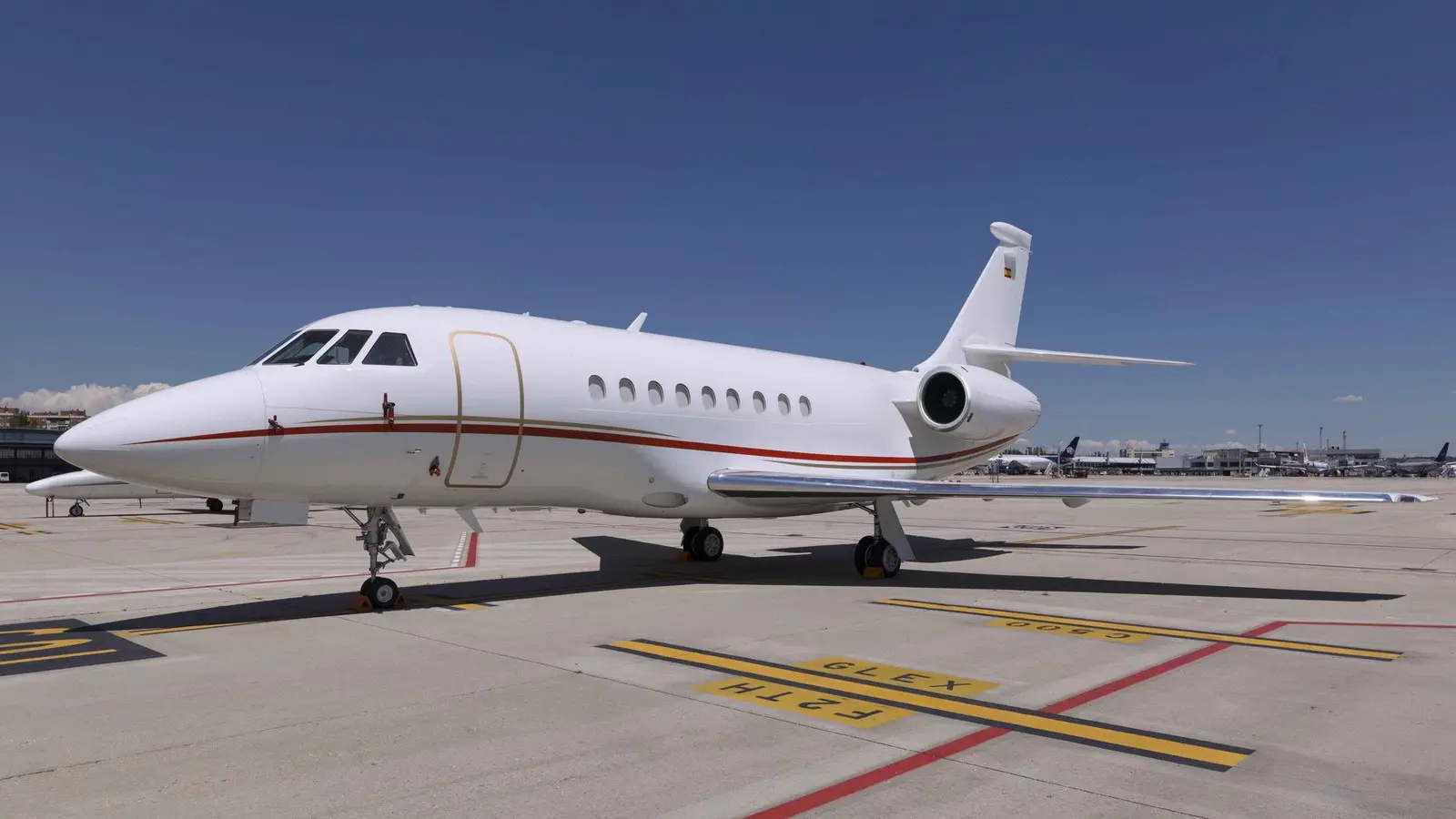Dassault Falcon 2000 EC-HYI operated by Gestair photo 4