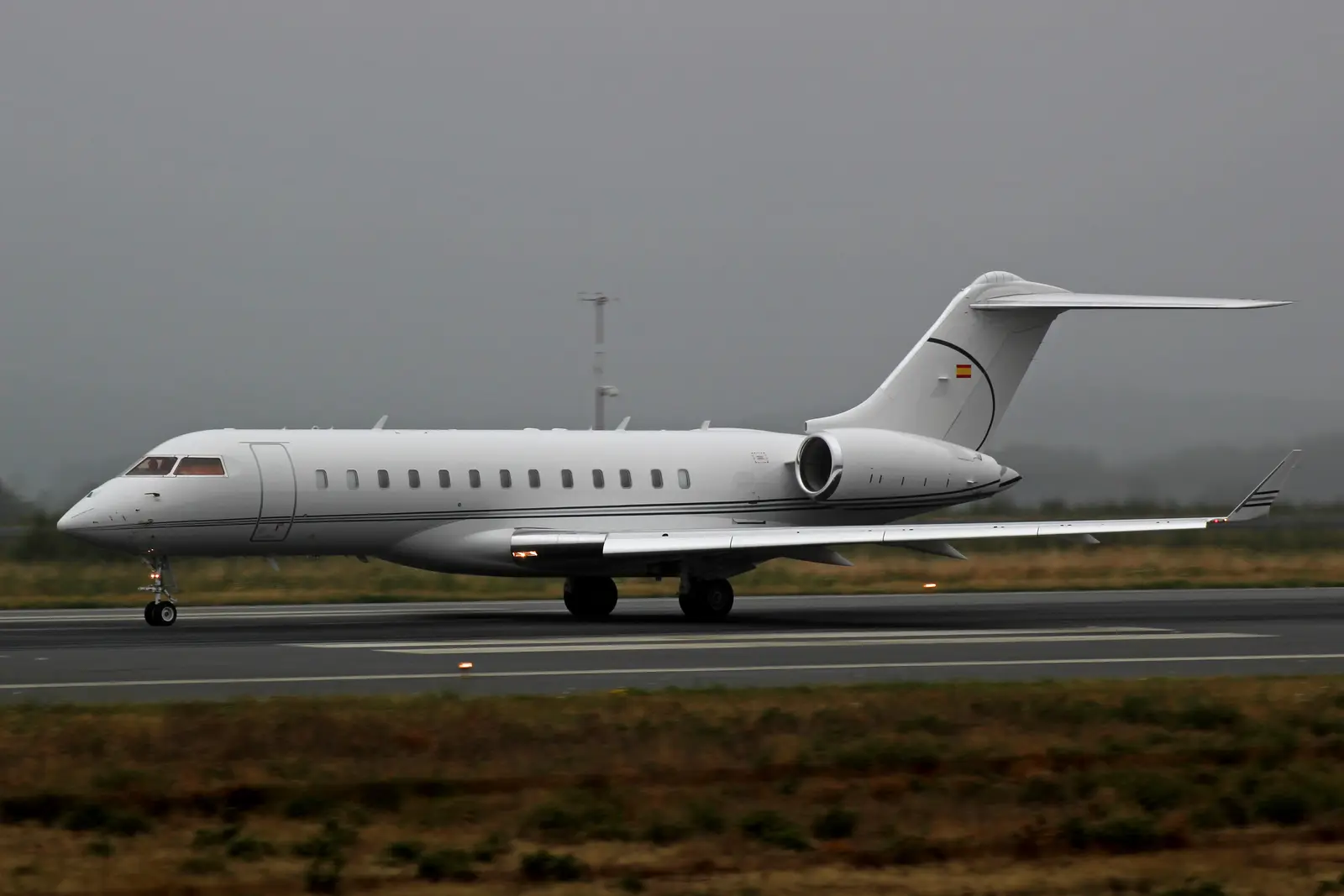 Bombardier Global Express XRS EC-LEB operated by Gestair photo 4