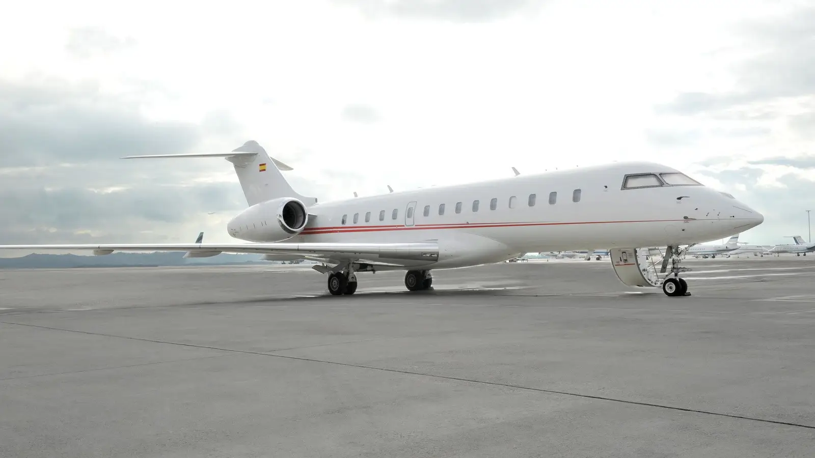 Bombardier Global Express XRS EC-MNH operated by Gestair photo 5
