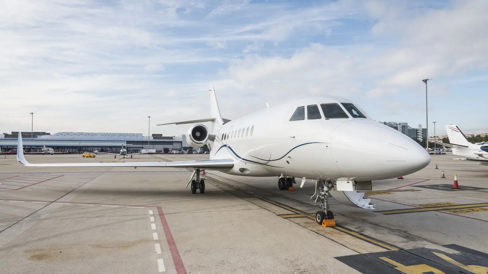 Dassault Falcon 2000LX EC-MRR operated by Gestair, exterior