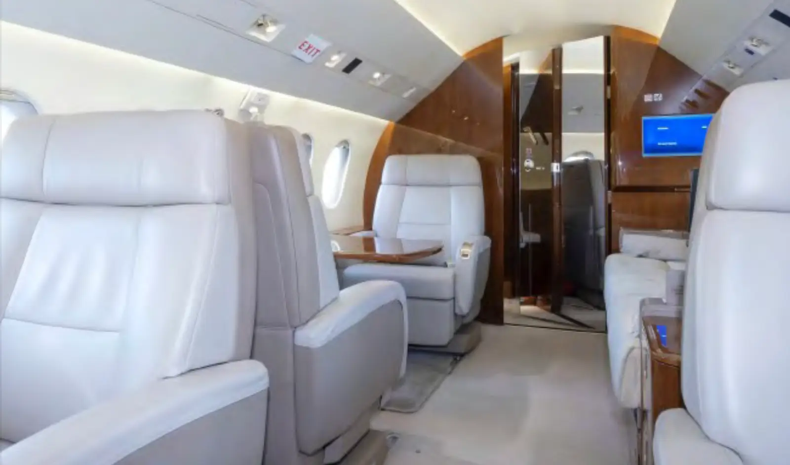 Dassault Falcon 2000LX EC-OEV operated by Gestair photo 2