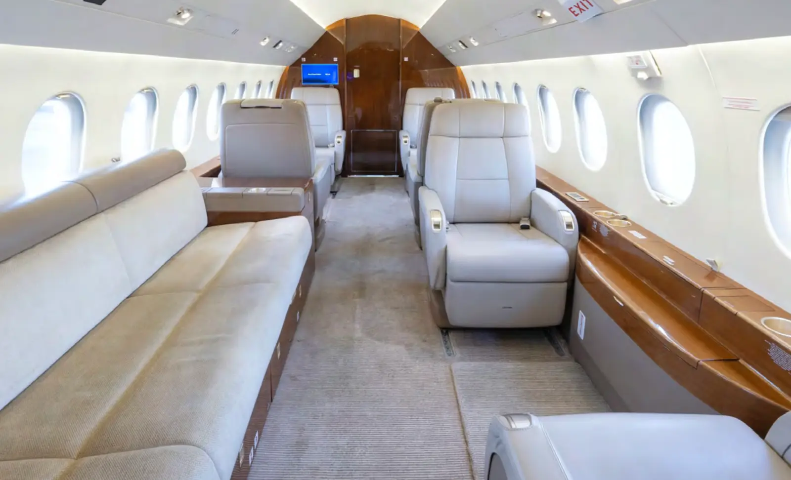 Dassault Falcon 2000LX EC-OEV operated by Gestair photo 3