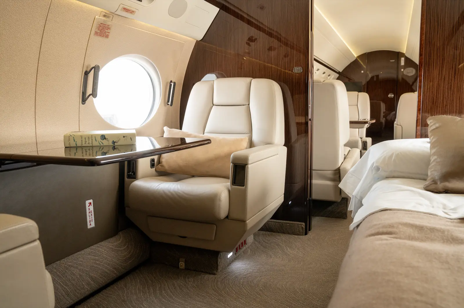 Gulfstream G550 EC-OFG operated by Gestair photo 2