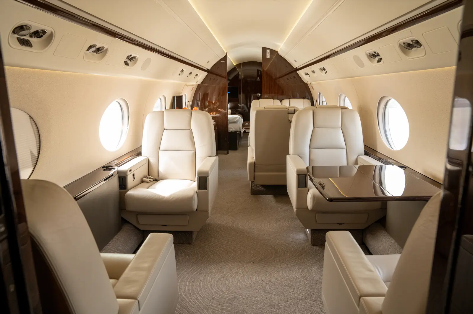 Gulfstream G550 EC-OFG operated by Gestair photo 3