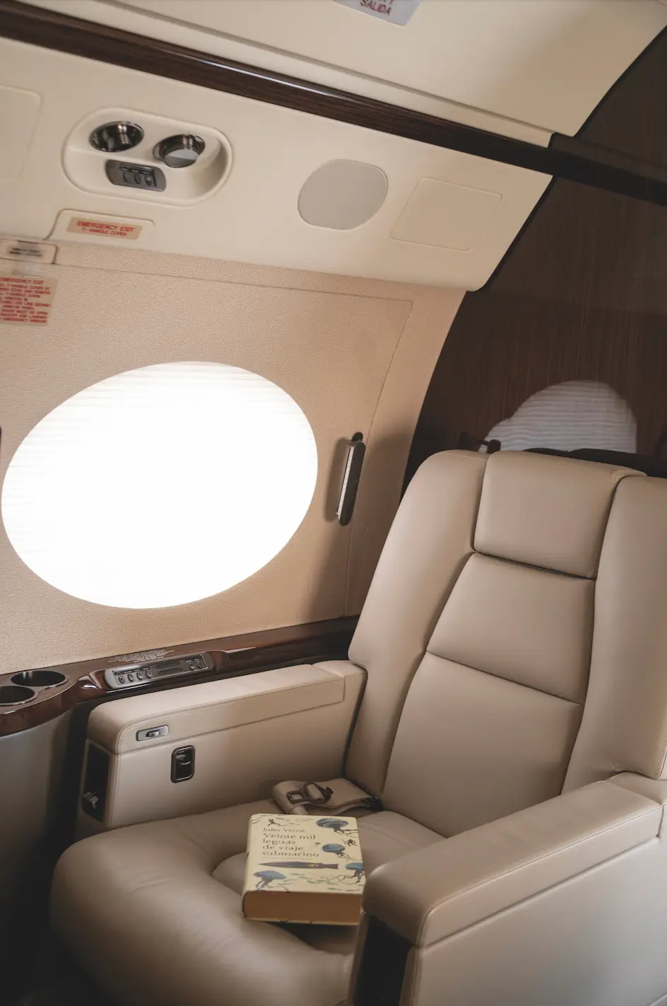 Gulfstream G550 EC-OFG operated by Gestair photo 5