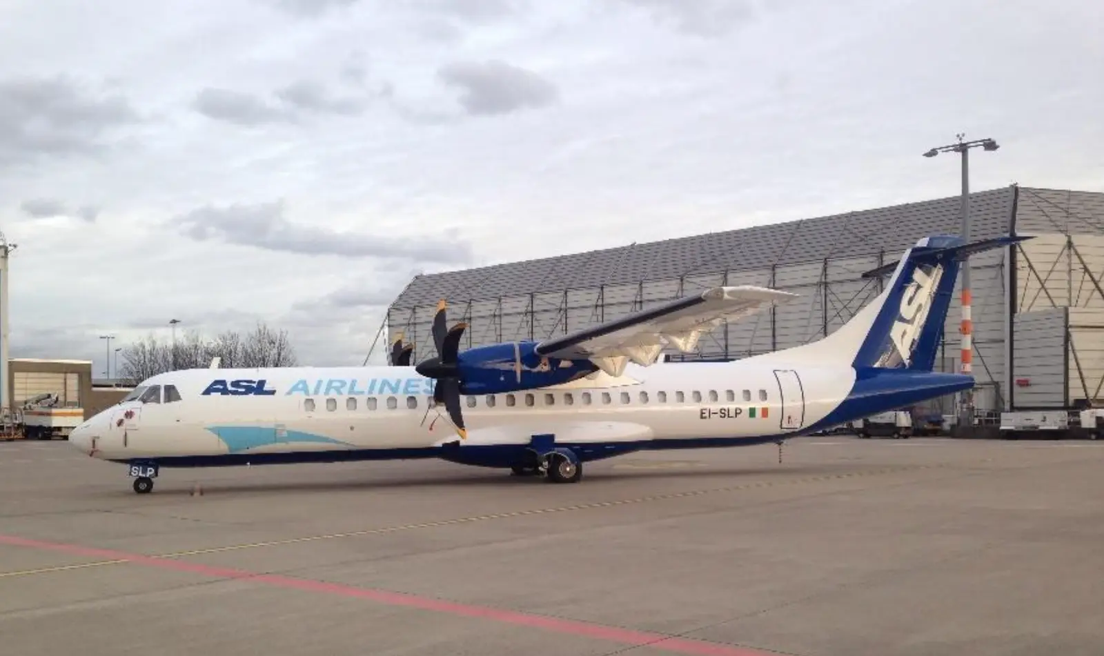 ATR 72-212 EI-SLP operated by ASL Airlines Ireland, exterior