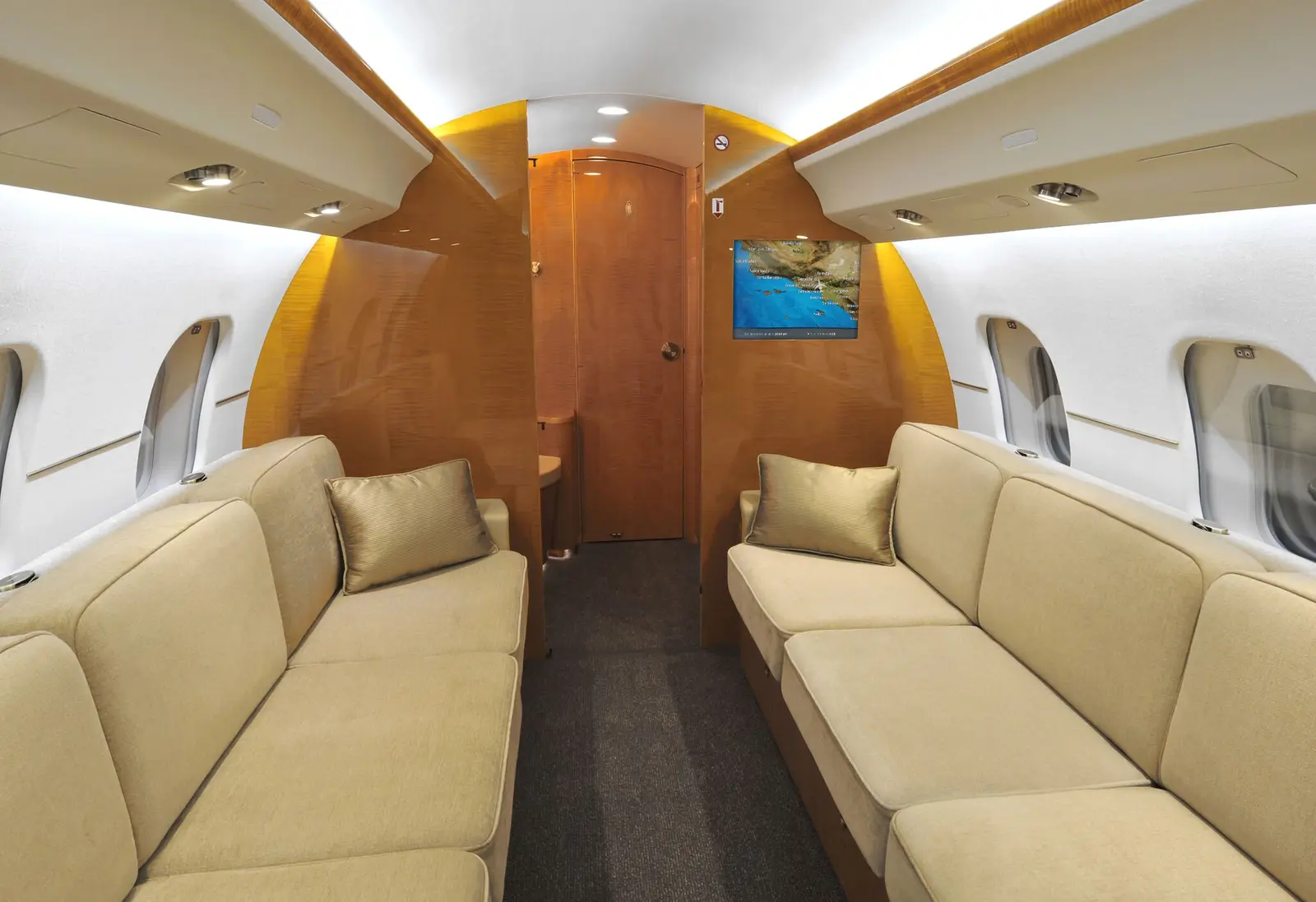 Bombardier Global Express XRS EJ-JMMM operated by ACASS photo 3