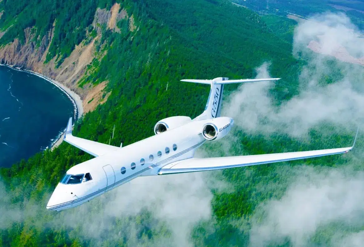 Gulfstream G550 EJ-KGRP operated by Gainjet Ireland, exterior