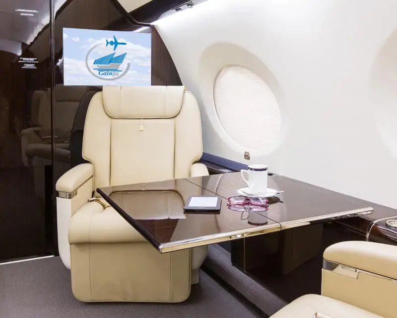Gulfstream G550 EJ-KGRP operated by Gainjet Ireland photo 3