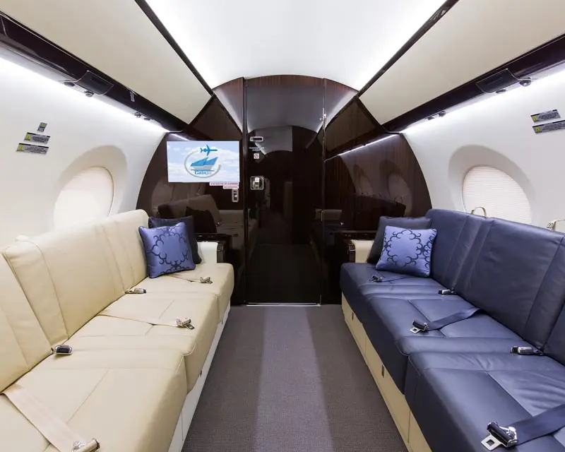 Gulfstream G550 EJ-KGRP operated by Gainjet Ireland photo 6