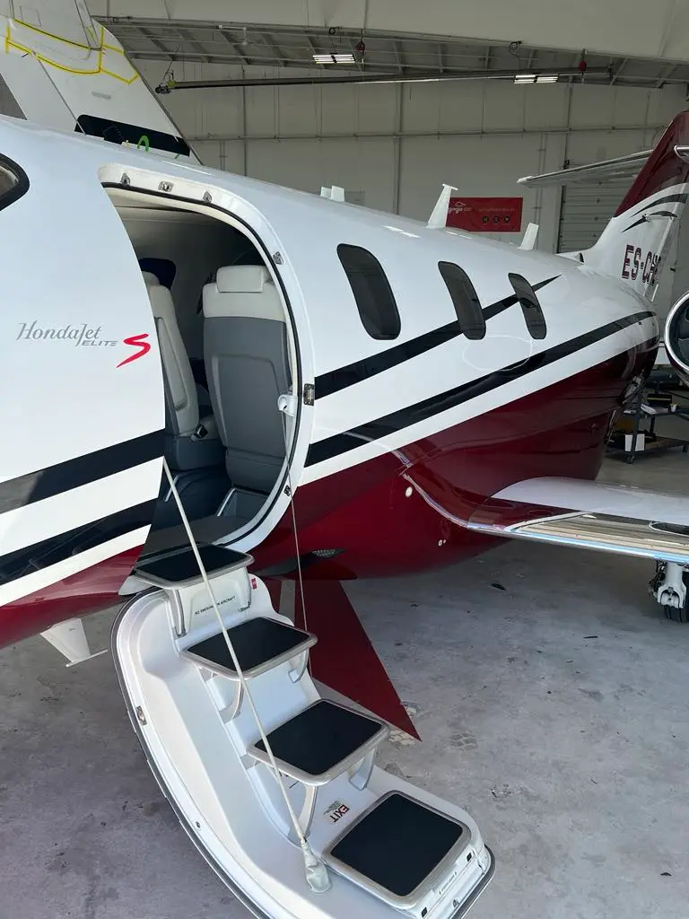 Honda HondaJet ES-CHE operated by Diamond Sky photo 2