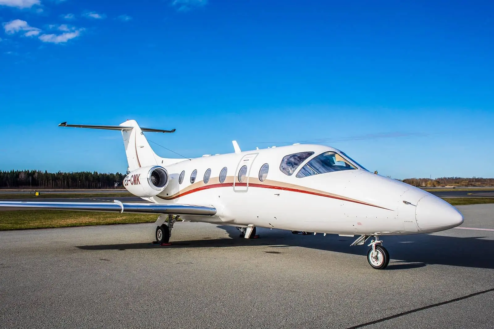 Nextant 400XT ES-CMK operated by Diamond Sky, exterior