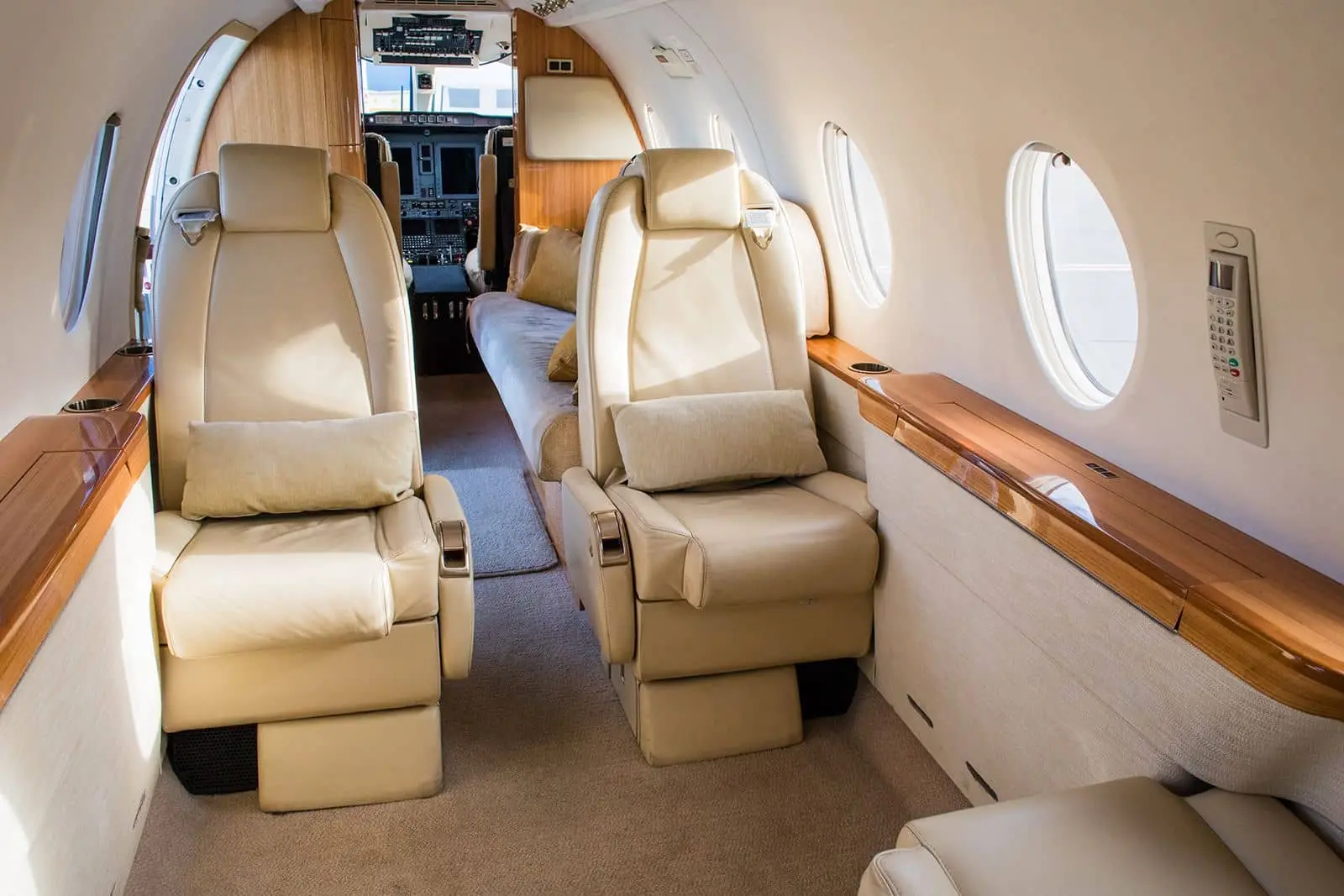Nextant 400XT ES-CMK operated by Diamond Sky photo 5