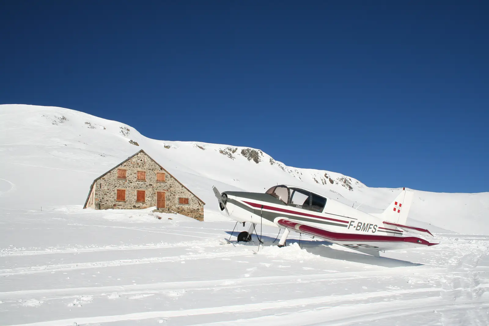 Jodel D140 Mousquetaire F-BMFS operated by Alpine Airlines, exterior