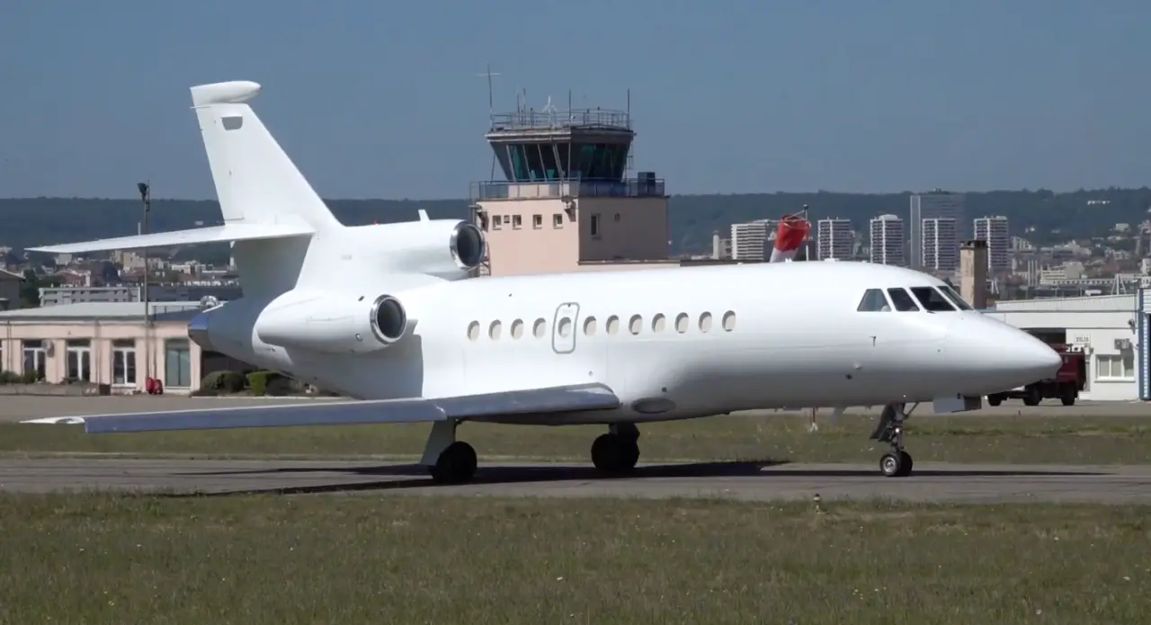 Dassault Falcon 900B F-GKOM operated by Dassault Falcon Service photo 2