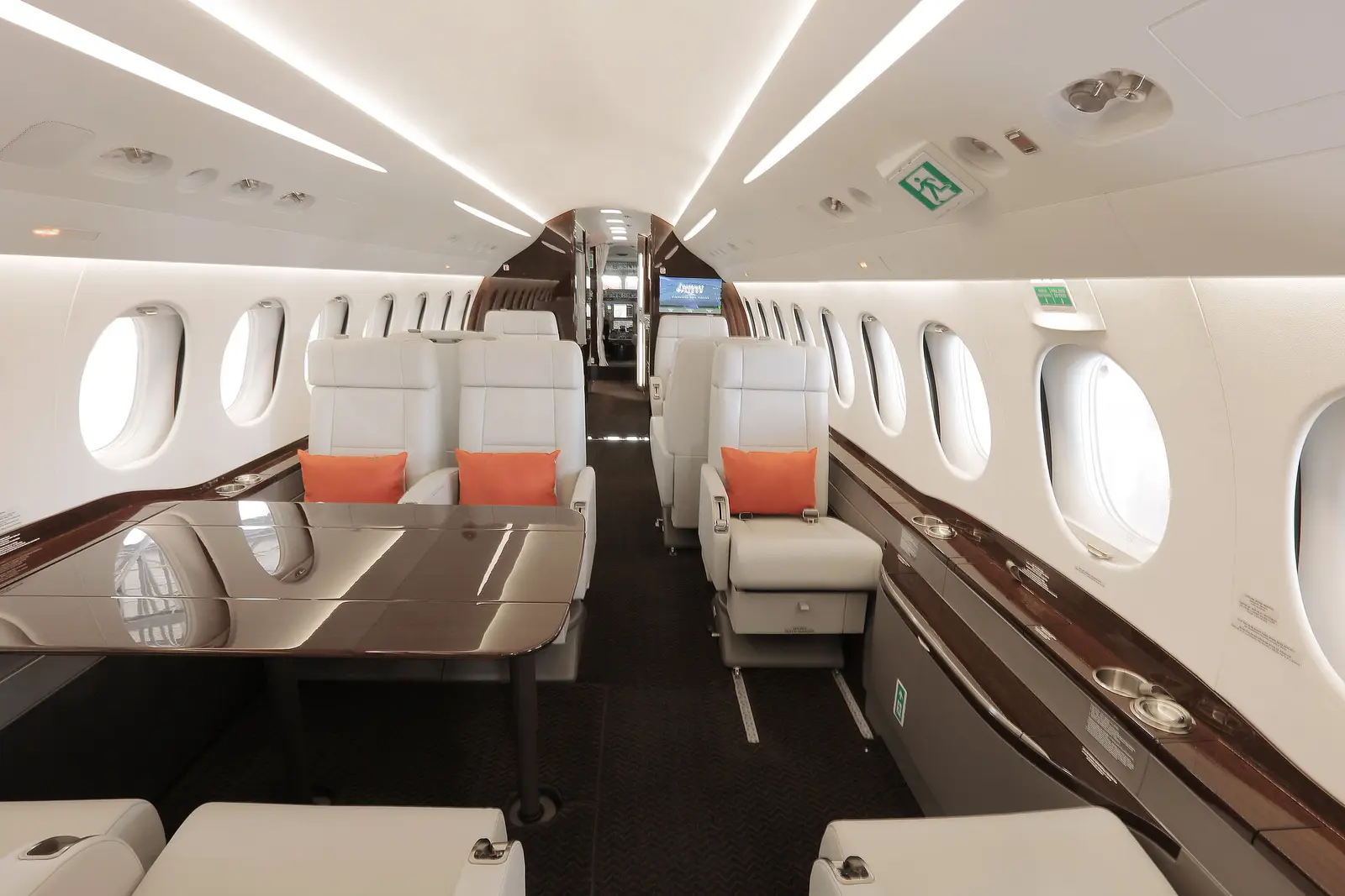 Dassault Falcon 8X F-GLLM operated by Dassault Falcon Service photo 3