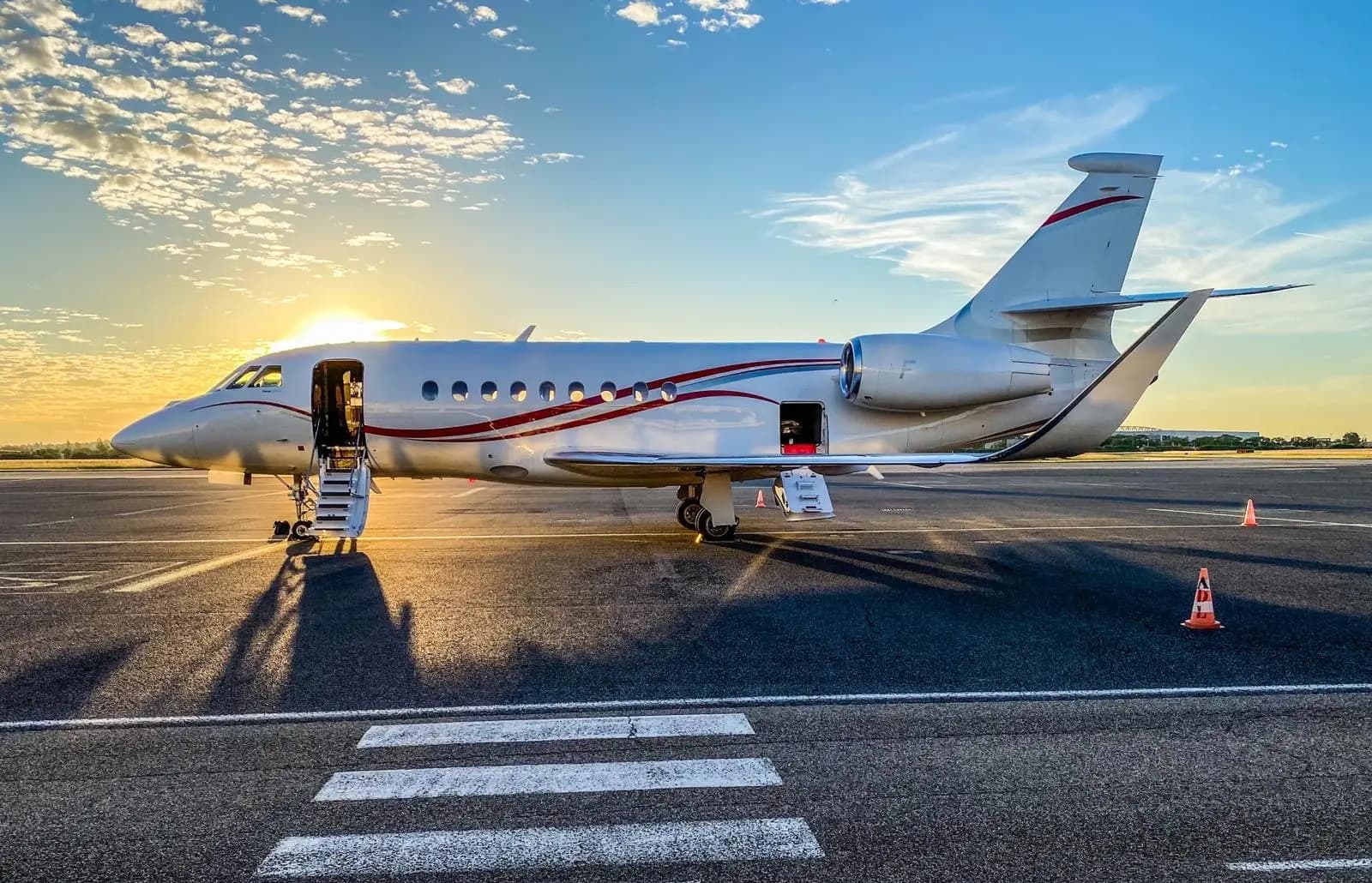 Dassault Falcon 2000LXS F-HALG operated by Barnes Ixair photo 5