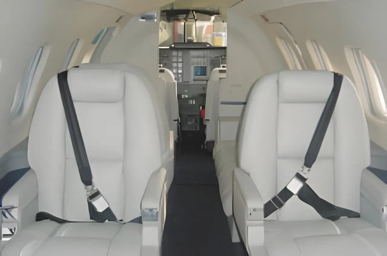 Piaggio Avanti II F-HCPE operated by Oyonnair photo 2