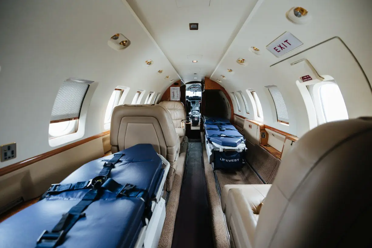 Beechcraft Hawker 900 F-HICU operated by Airlec Air Espace photo 3