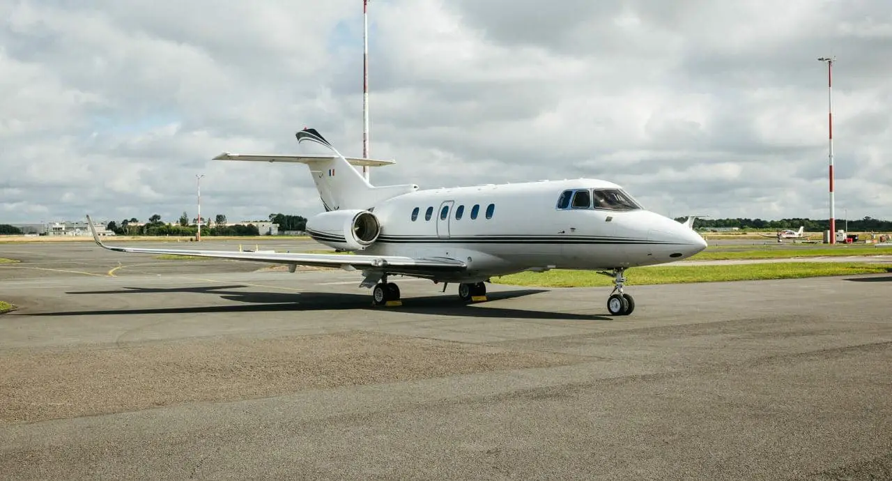 Beechcraft Hawker 900 F-HICU operated by Airlec Air Espace photo 4