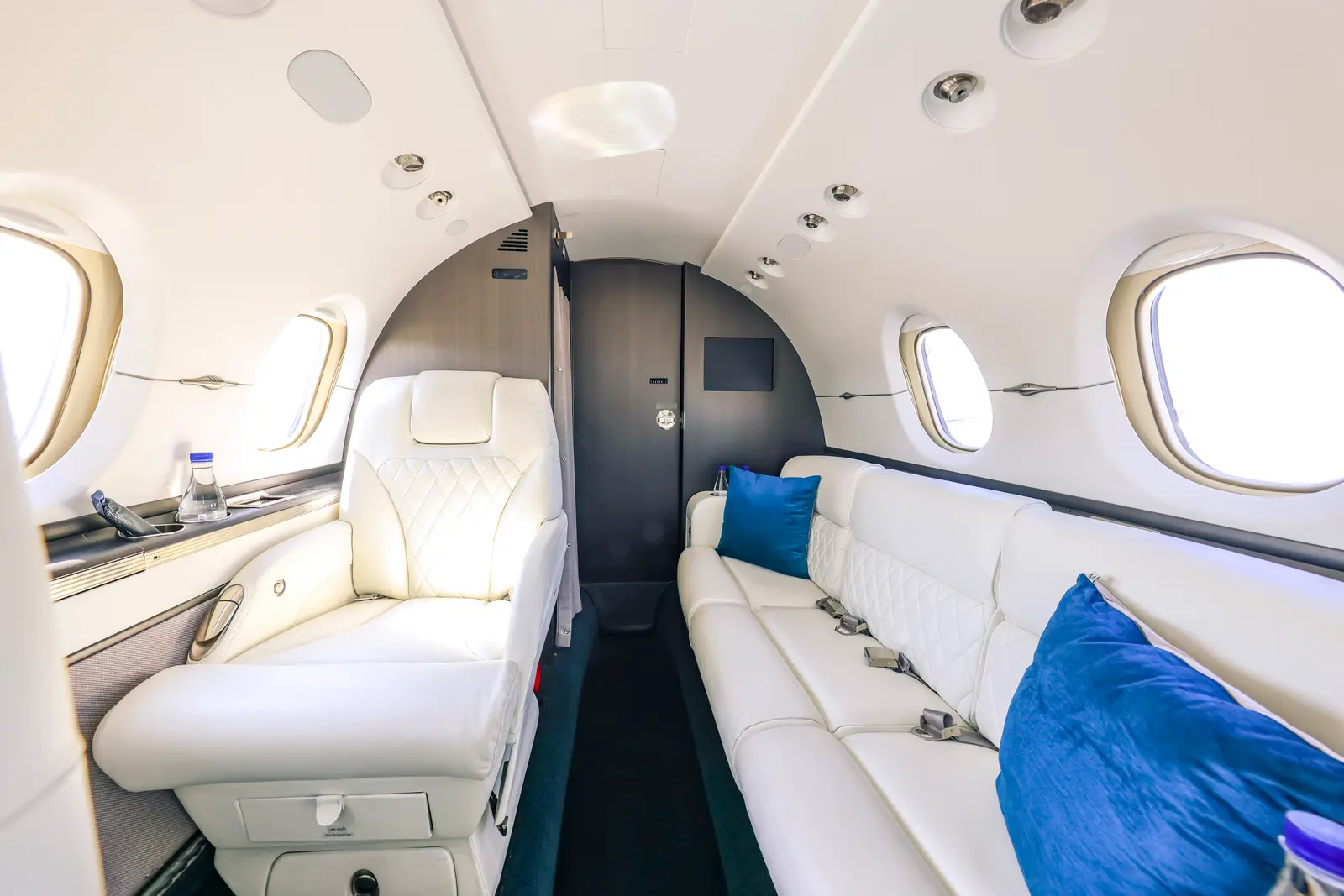 Beechcraft Hawker 900XP F-HPHX operated by Valljet Airline photo 3