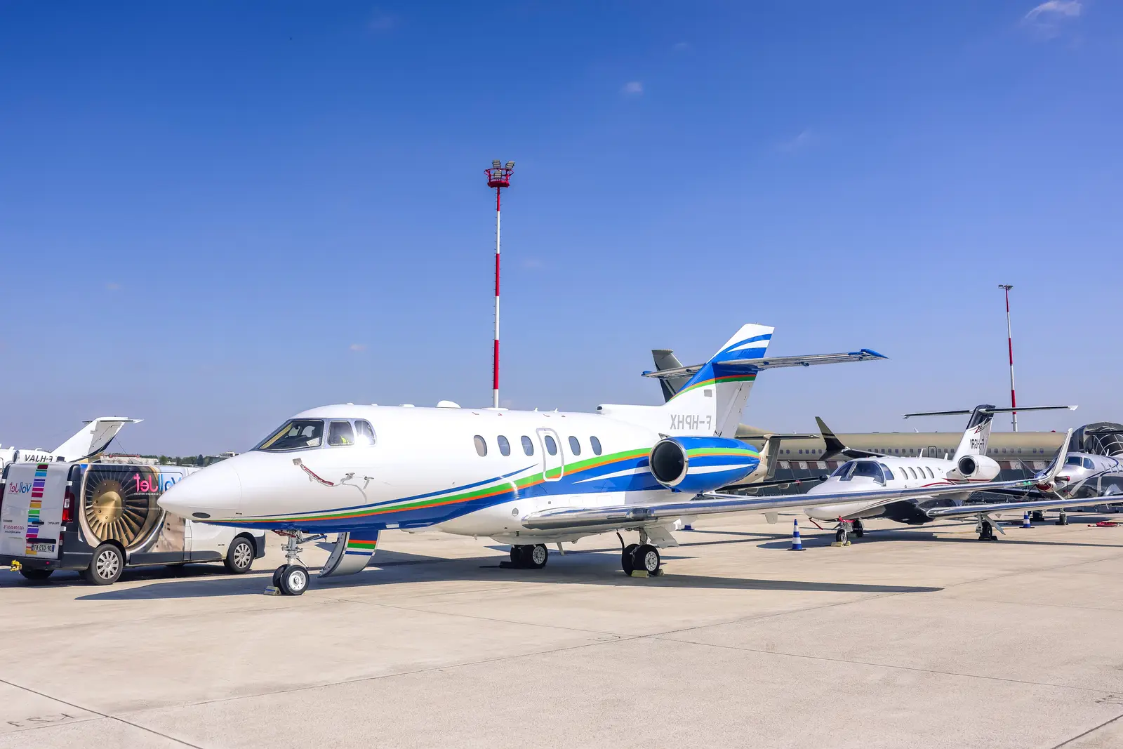 Beechcraft Hawker 900XP F-HPHX operated by Valljet Airline photo 6