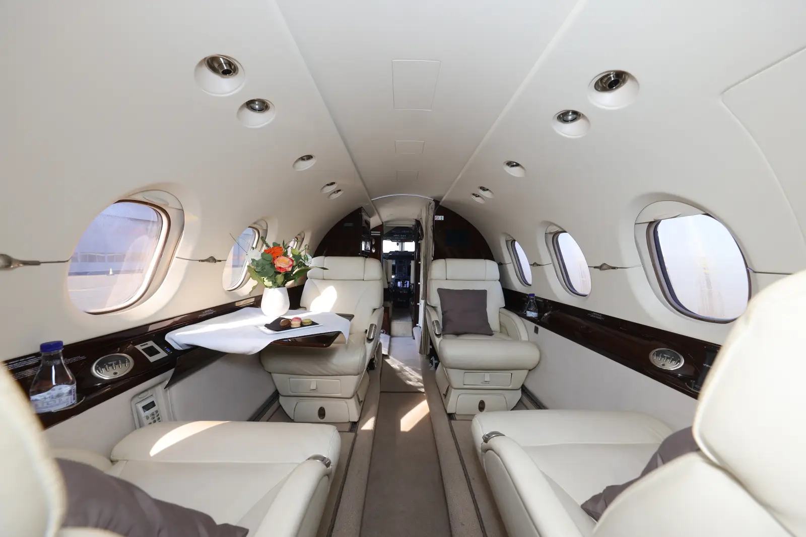 Beechcraft Hawker 800XP F-HPUR operated by Valljet Airline photo 5