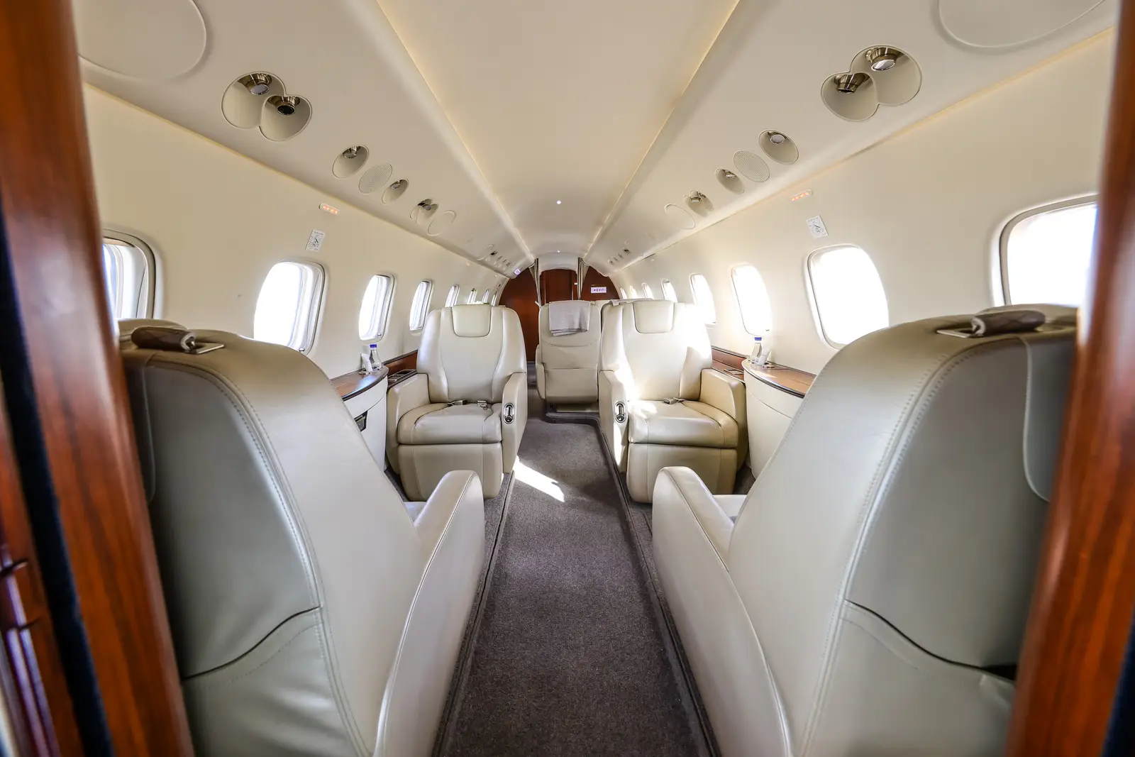 Embraer Legacy 650 F-HSTB operated by Valljet Airline photo 2