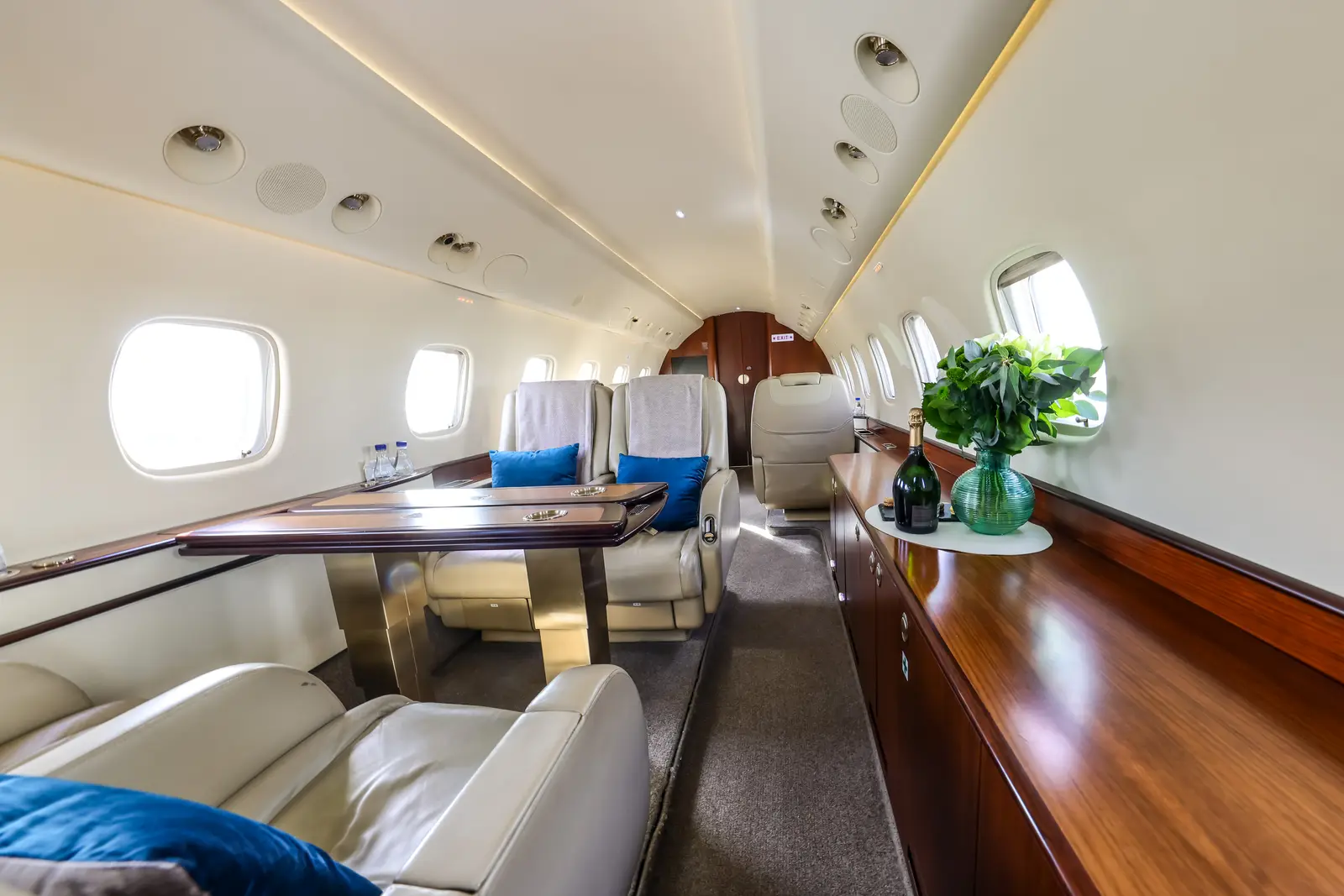 Embraer Legacy 650 F-HSTB operated by Valljet Airline photo 6