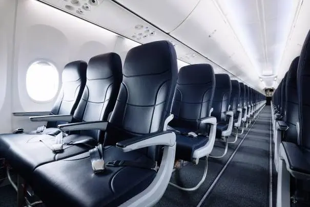 Boeing 737-800 G-CRUX operated by Ascend Airways photo 2