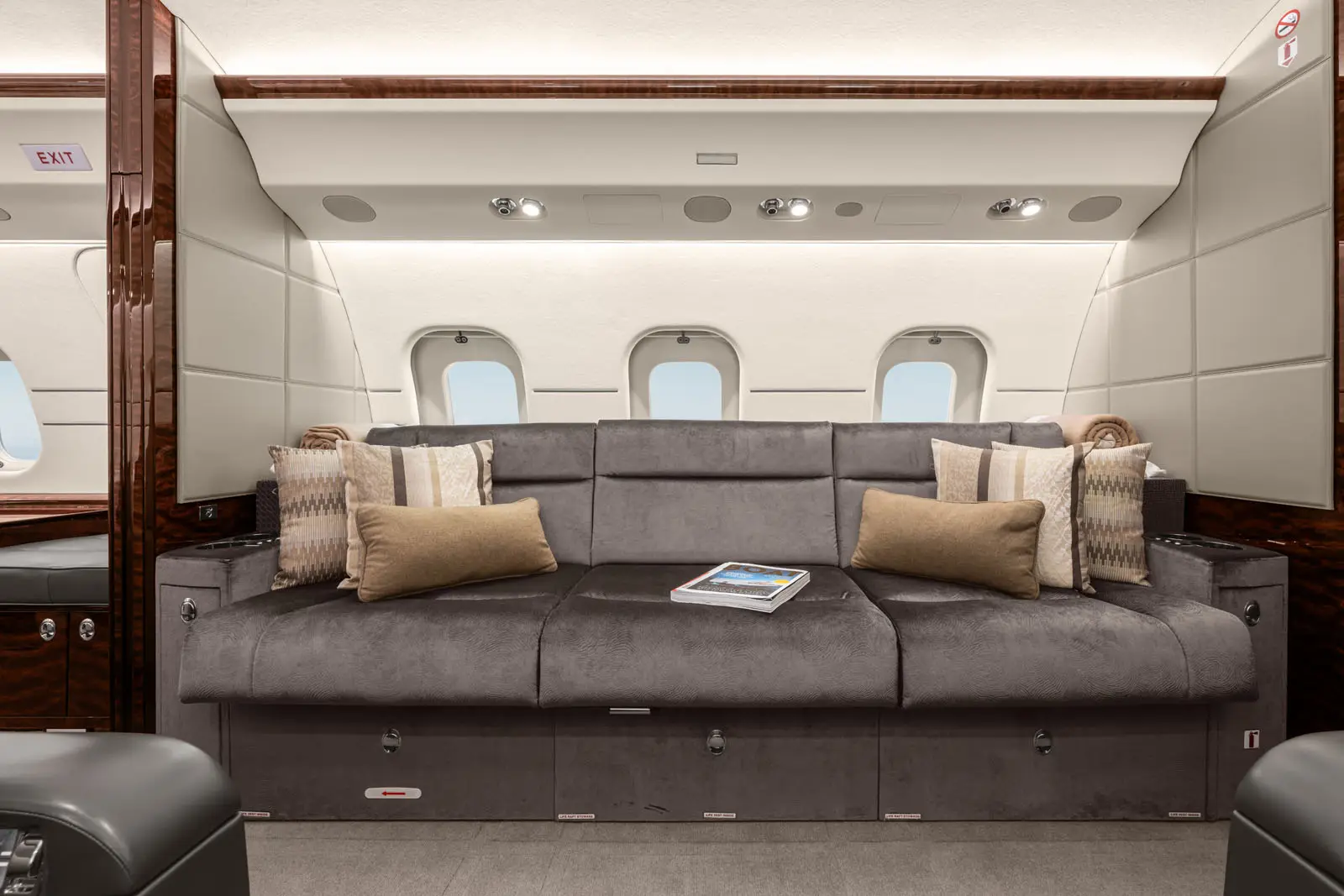 Bombardier Global 6000 G-EMLG operated by Jet Concierge Club photo 4