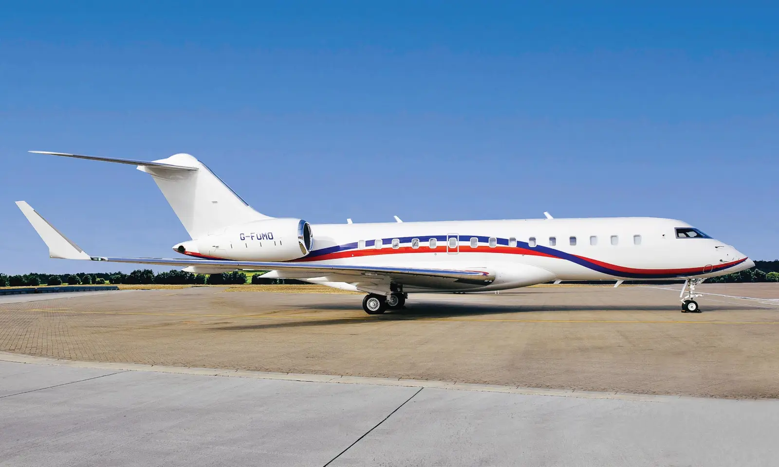 Bombardier Global 6000 G-FOMO