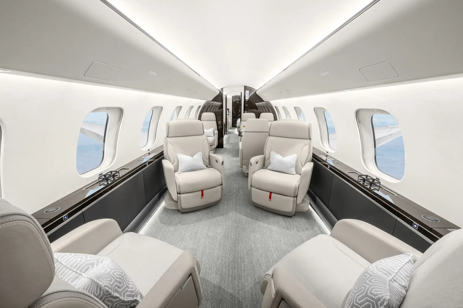 Bombardier Global 7500 G-HNEY operated by Jet Concierge Club photo 3