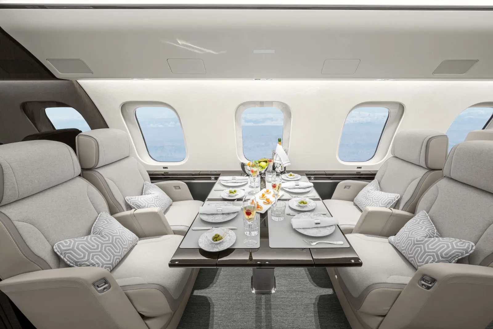 Bombardier Global 7500 G-HNEY operated by Jet Concierge Club photo 4