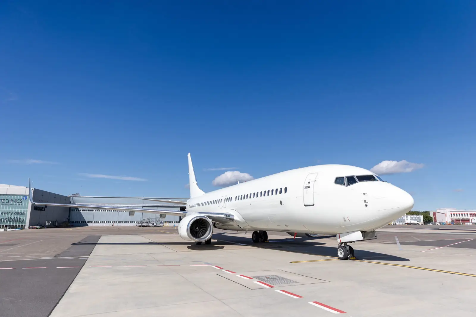 Boeing 737-800 G-HODL operated by Ascend Airways photo 3