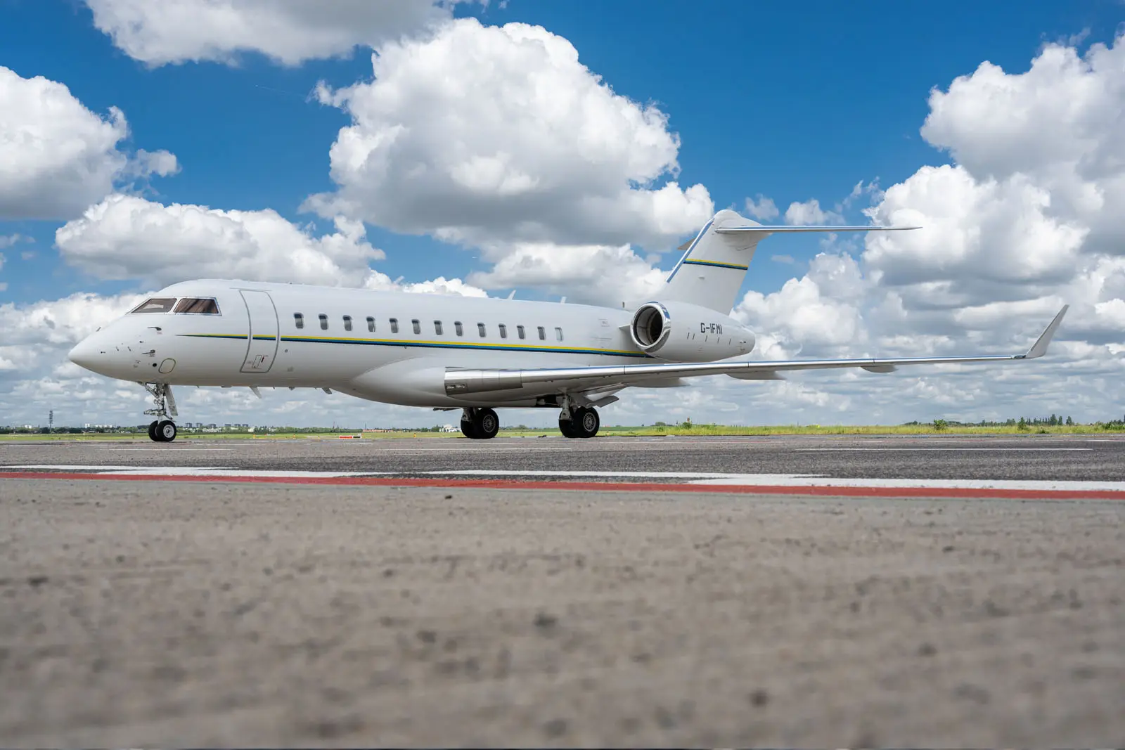 Bombardier Global 6500 G-IFMI
