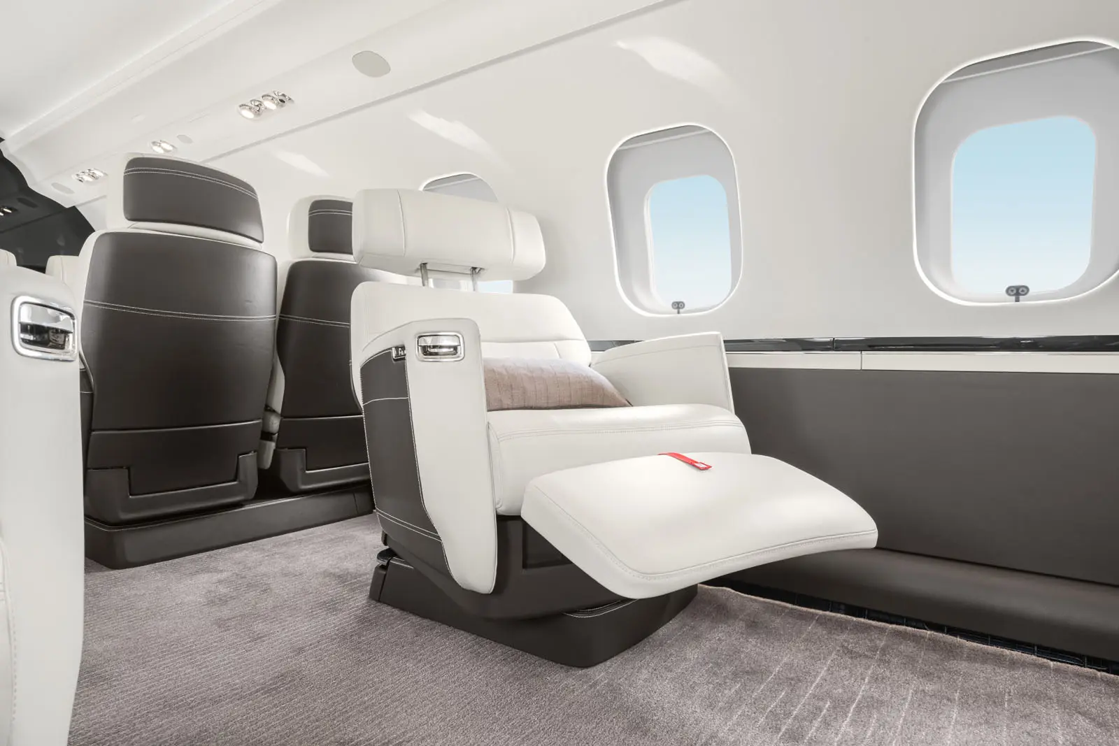 Bombardier Global 6500 G-IFMI operated by Jet Concierge Club photo 6