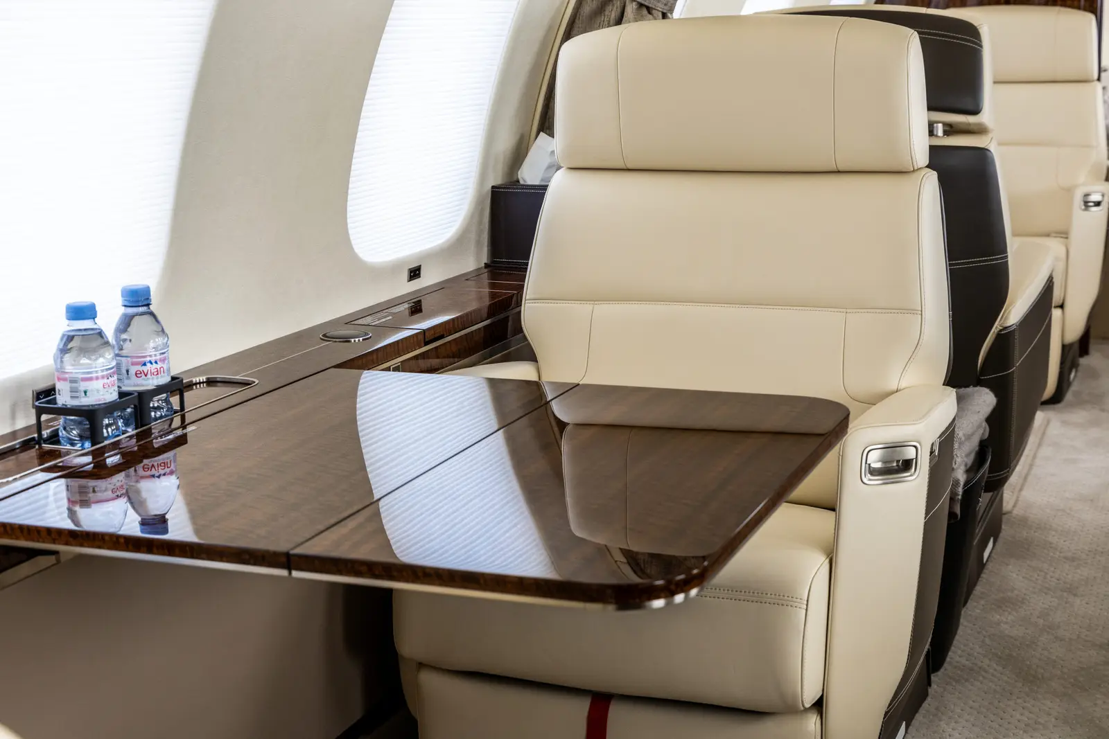 Bombardier Global 7500 G-LOBY operated by Jet Concierge Club photo 3