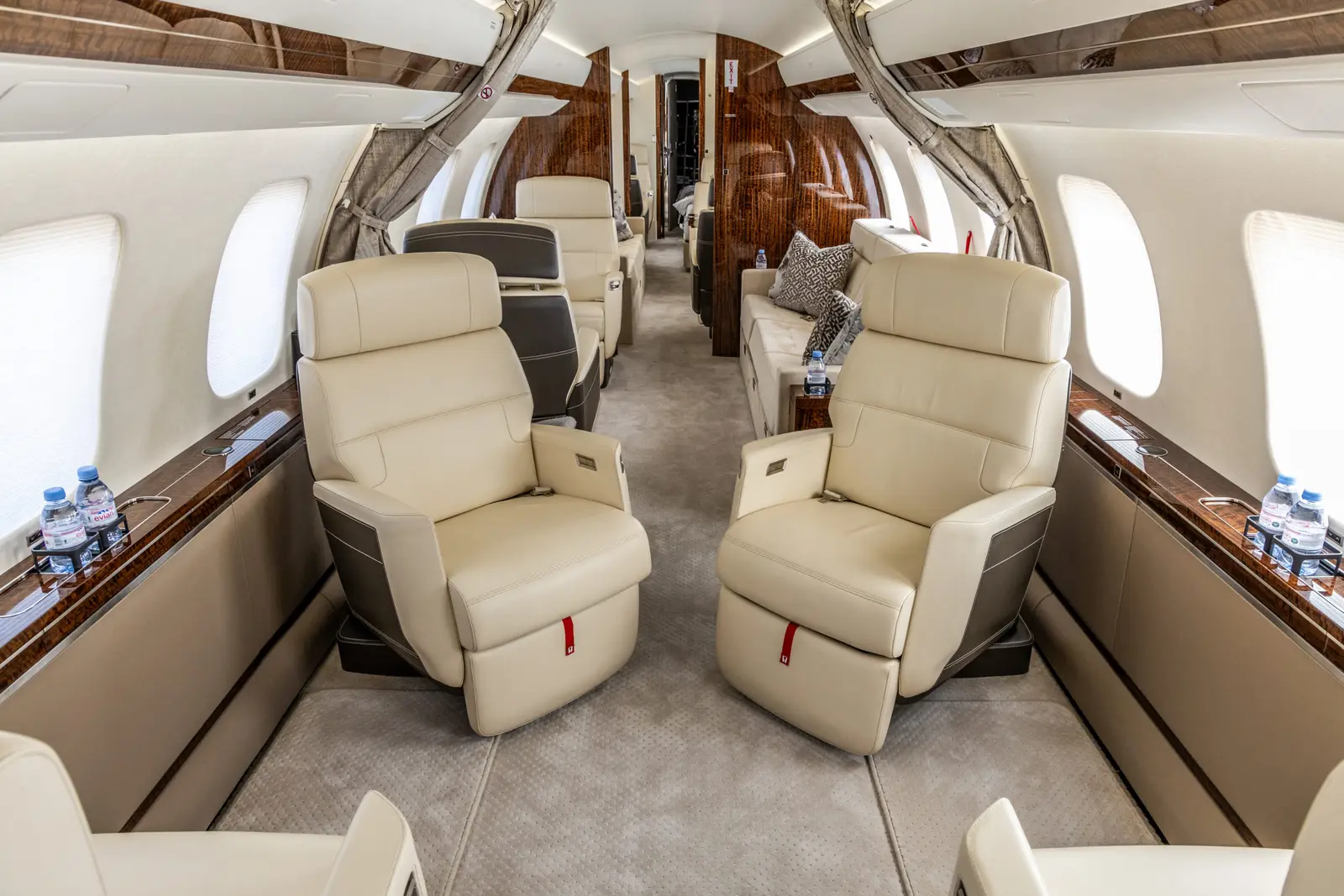 Bombardier Global 7500 G-LOBY operated by Jet Concierge Club photo 4