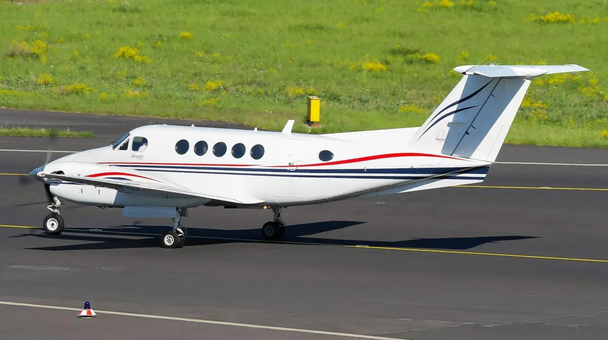 Beechcraft King Air 200 G-MEGN operated by DragonFly Executive Aviation Charter photo 2