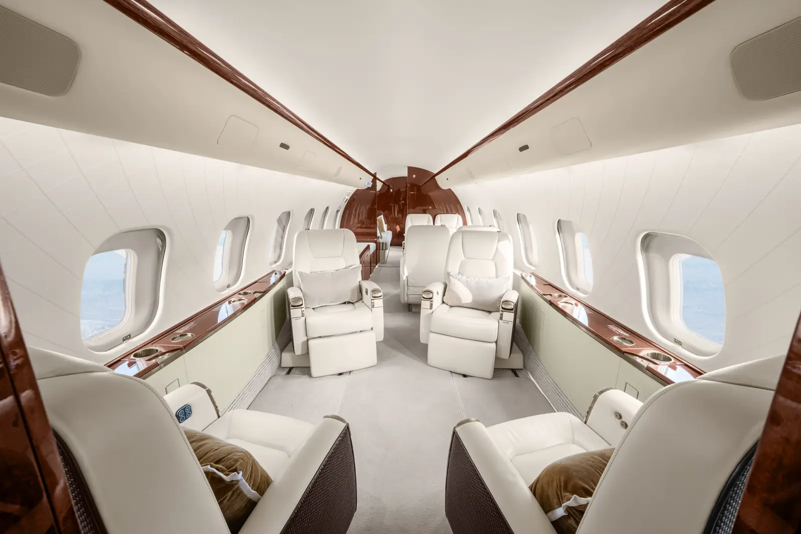 Bombardier Global 5000 G-OMTX operated by Jet Concierge Club photo 5